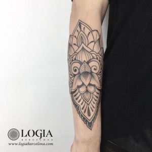 tatuaje-brazo-mandala-logiabarcelona-ana-godoy2     